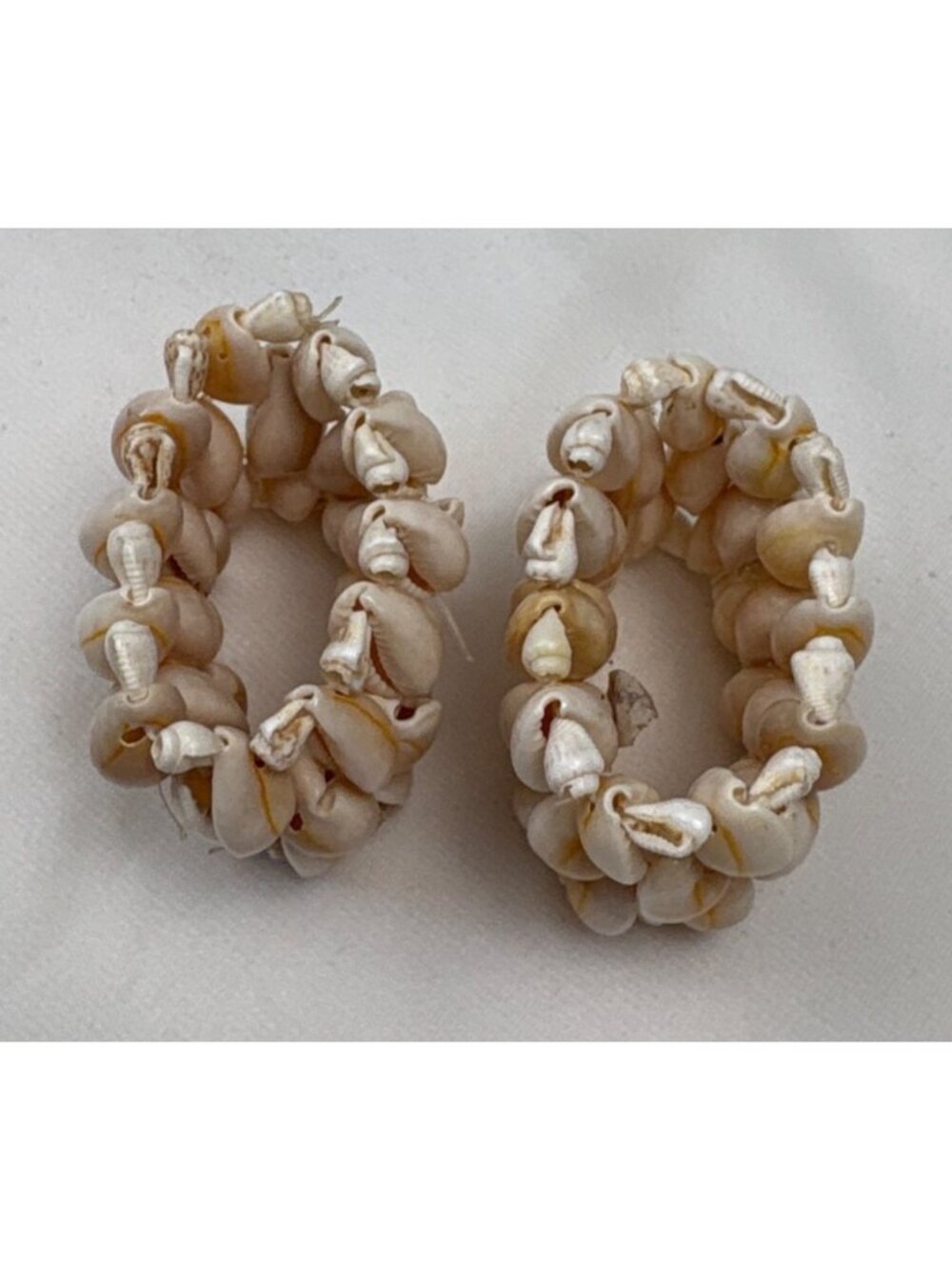 Shell Stretch Napkin Rings Handmade Philippines Natural Cowrie Shells Set - Picture 2 of 11